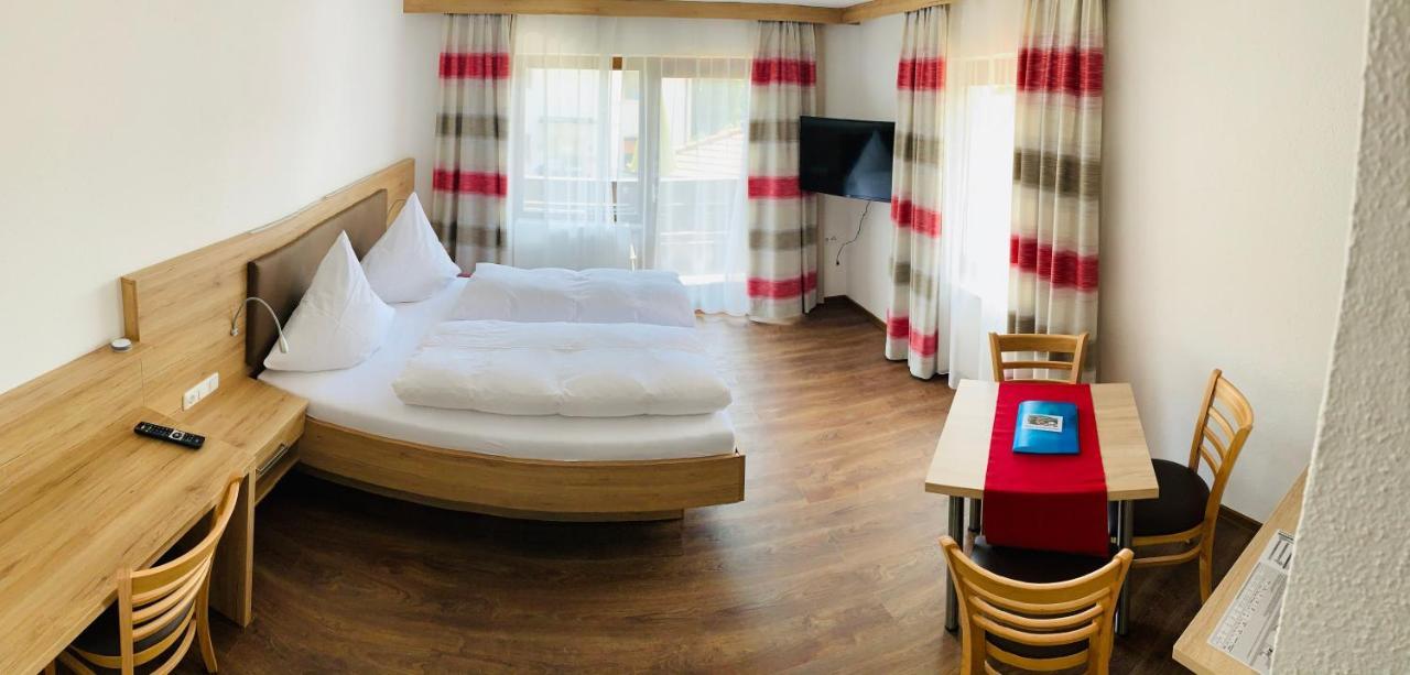 Apartmenthaus Florian Lam Buitenkant foto
